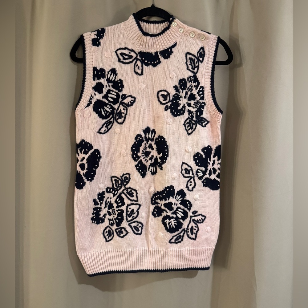 Chaus Floral Sleeveless Sweater